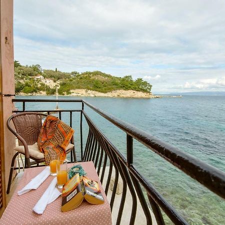 Mermaid Cottage Longos  Экстерьер фото