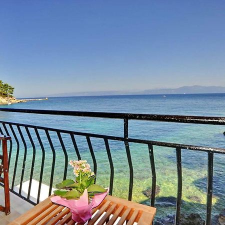 Mermaid Cottage Longos  Экстерьер фото
