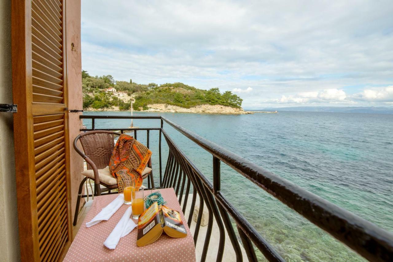 Mermaid Cottage Longos  Экстерьер фото