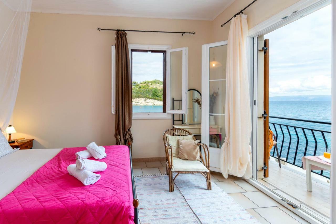 Mermaid Cottage Longos  Экстерьер фото
